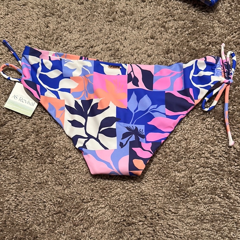 SOLD ON E B A Y Altar'd State Bikini Set S Tropical Floral Twist Front BNWT - Picture 11 of 11